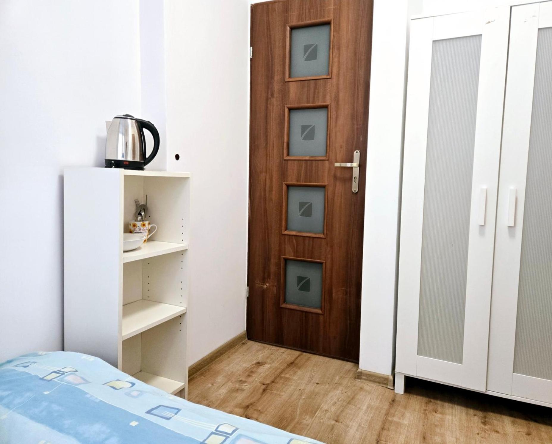 Pod Czapla Hostel Warsaw Exterior photo